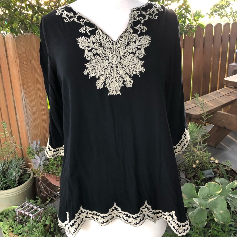 Velzera Embroidered Tunic